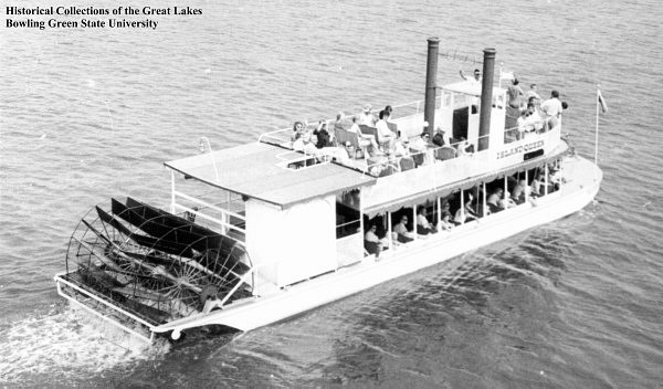 Star of Saugatuck Boat Cruises - Postcard
